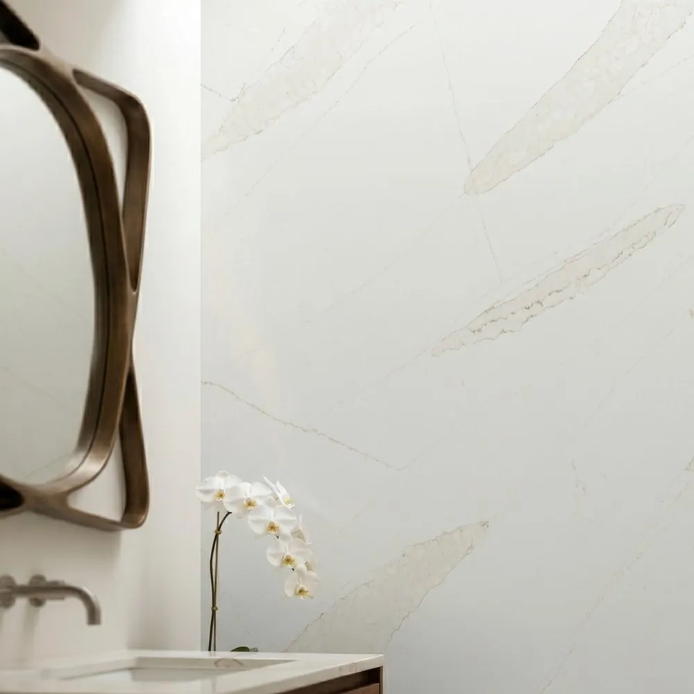 Calacatta Marbella Gold, Powder-room wall