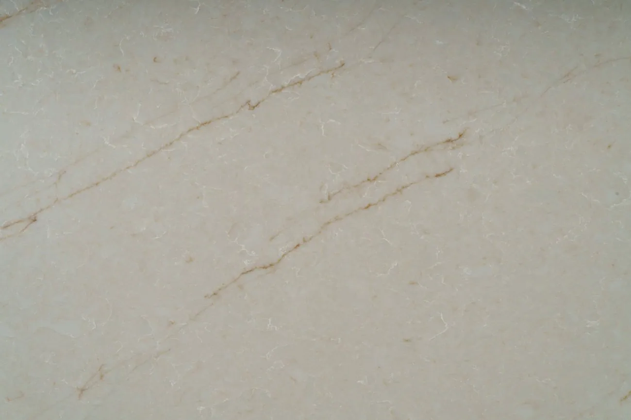 Amber Siena, Close-up 2